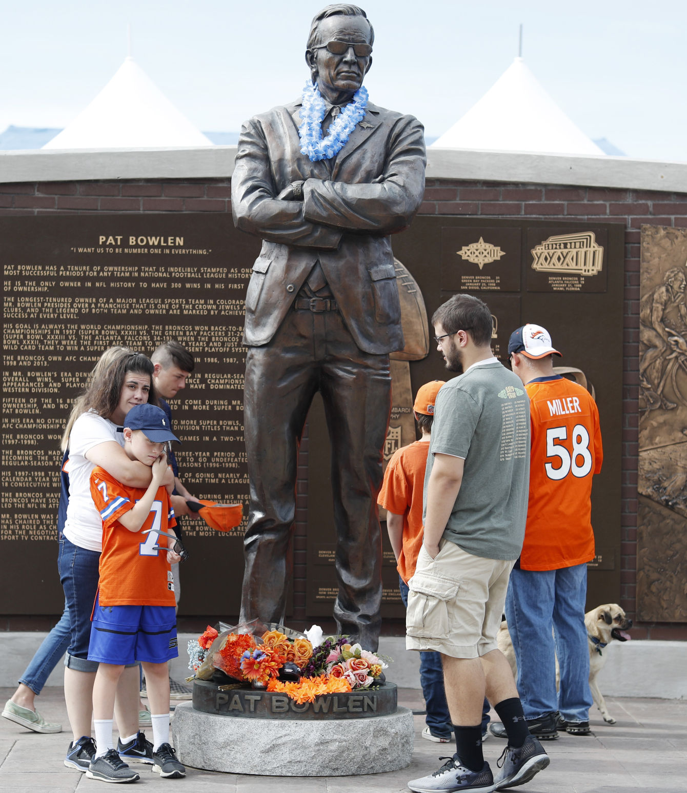 Obit Pat Bowlen